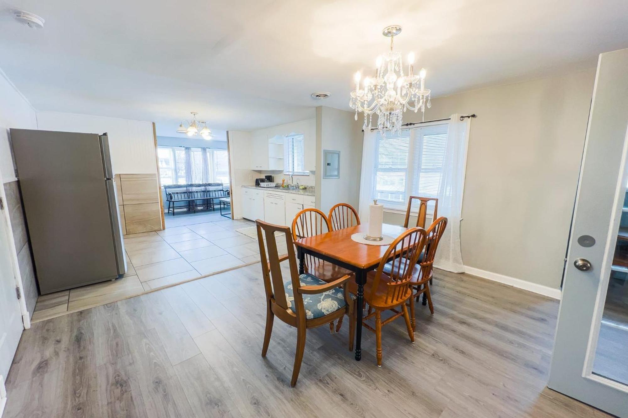 Large 6Br, 6 Bath In The City Of Niagara Falls Eksteriør bilde