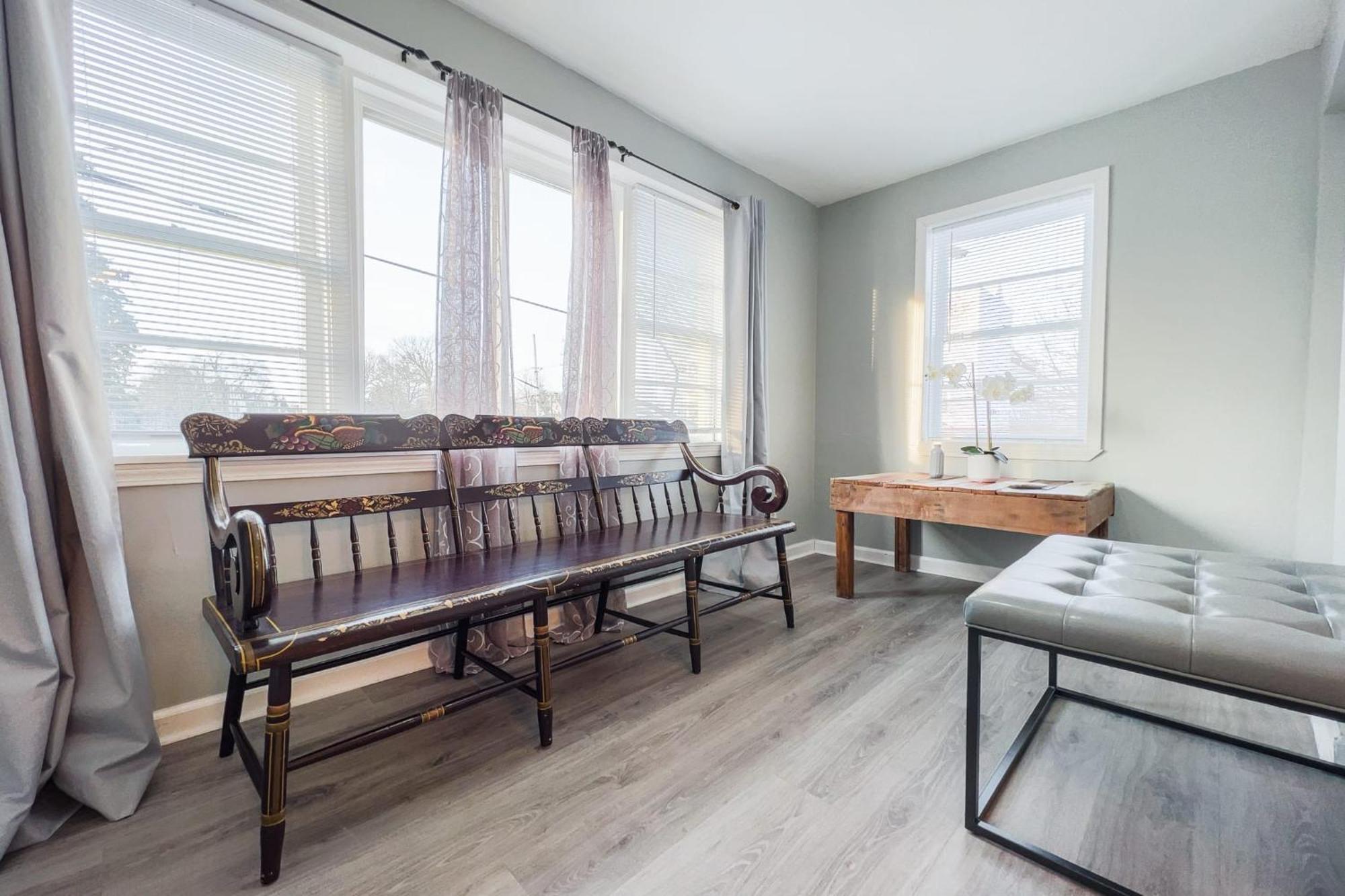 Large 6Br, 6 Bath In The City Of Niagara Falls Eksteriør bilde